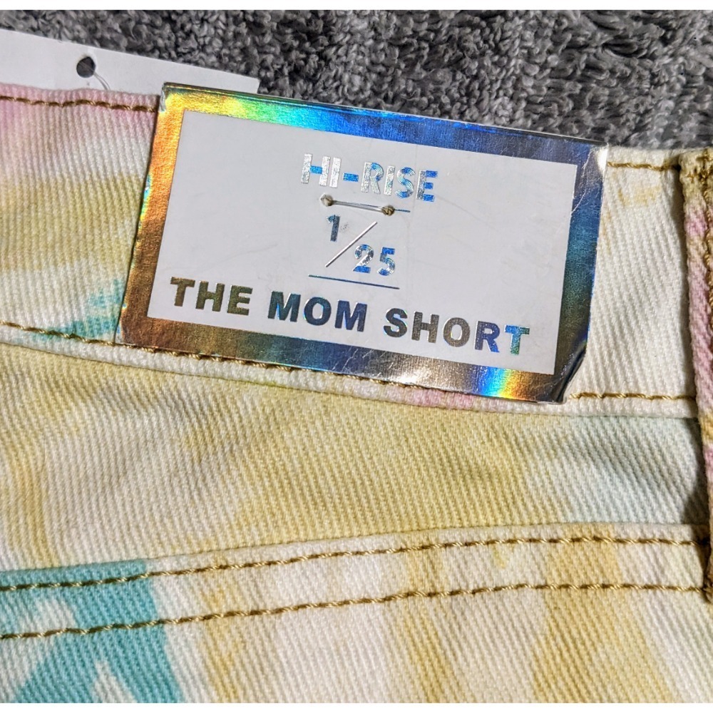 Hi-Rise Mom Shorts Swirl Print Denim Cuffed Hem Casual Trendy Size 1/25 NWT - Picture 5 of 10